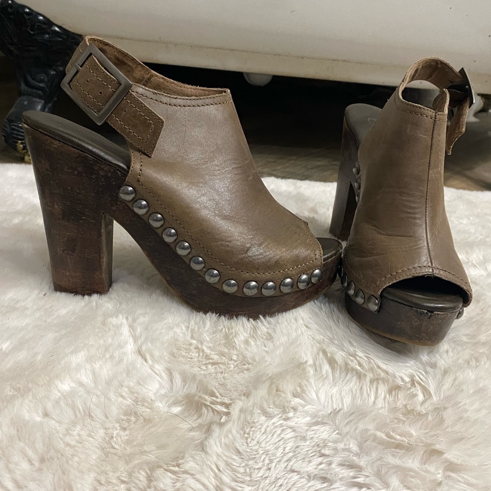 Great condition. Only wore a couple times. Naughty Monkey heels